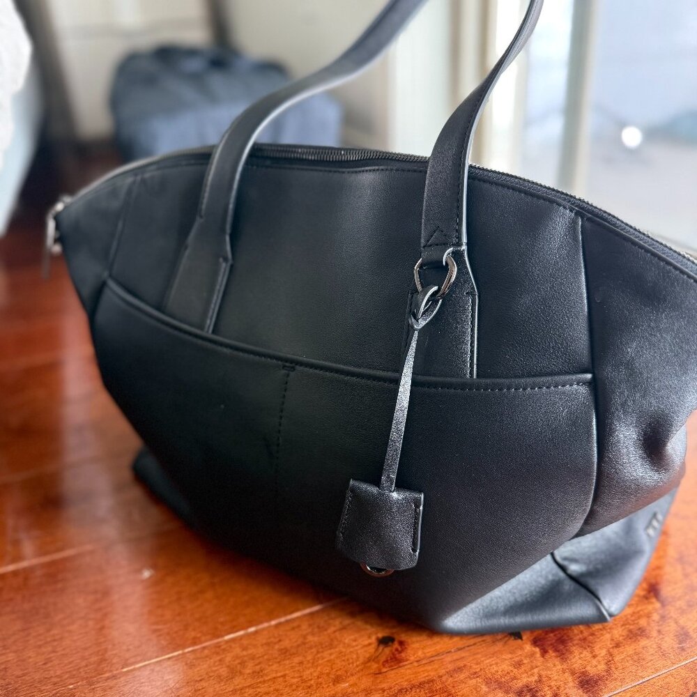 Tumi Large Linz Carryall Tote Bag